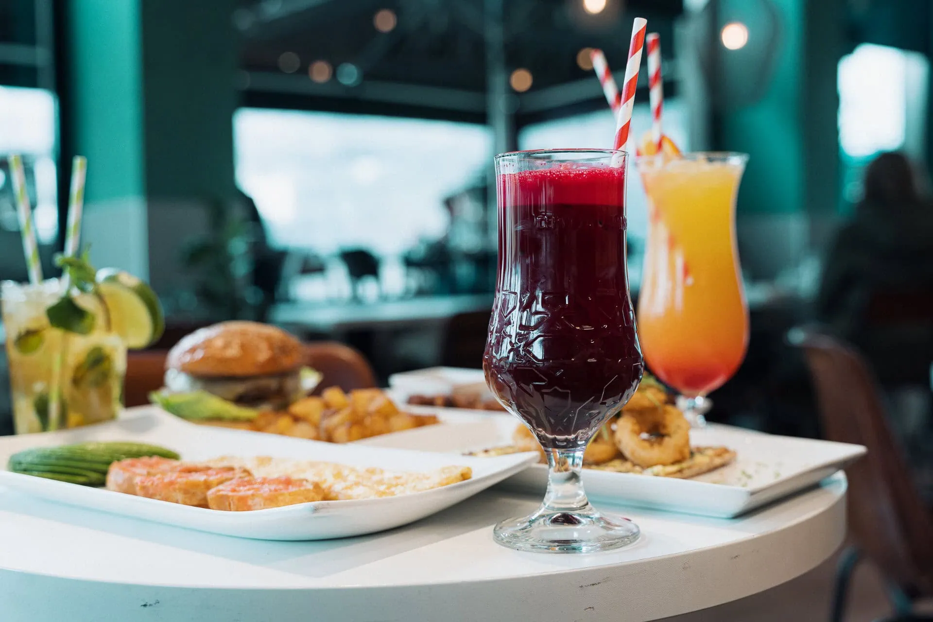 Barra del gastro bar ERREKA en Sant Cugat con luz cálida